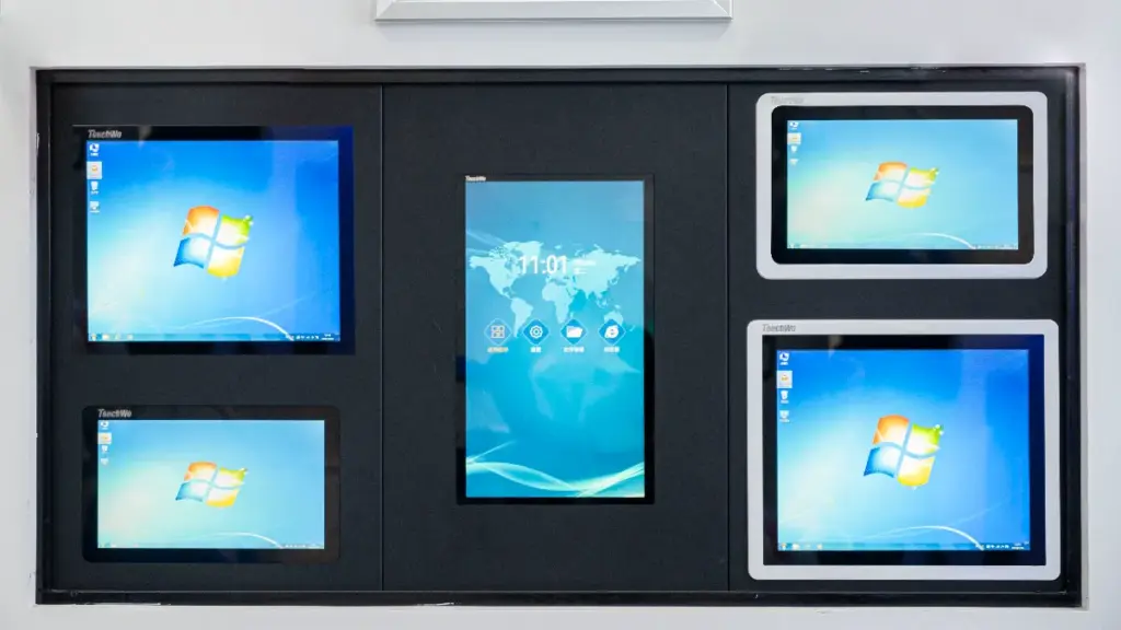 Touchwo Touchscreen Monitors Have A Logo On The Body And A Page With The Startup Logo